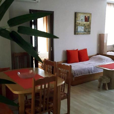Apartment Larissa Поморіє Екстер'єр фото